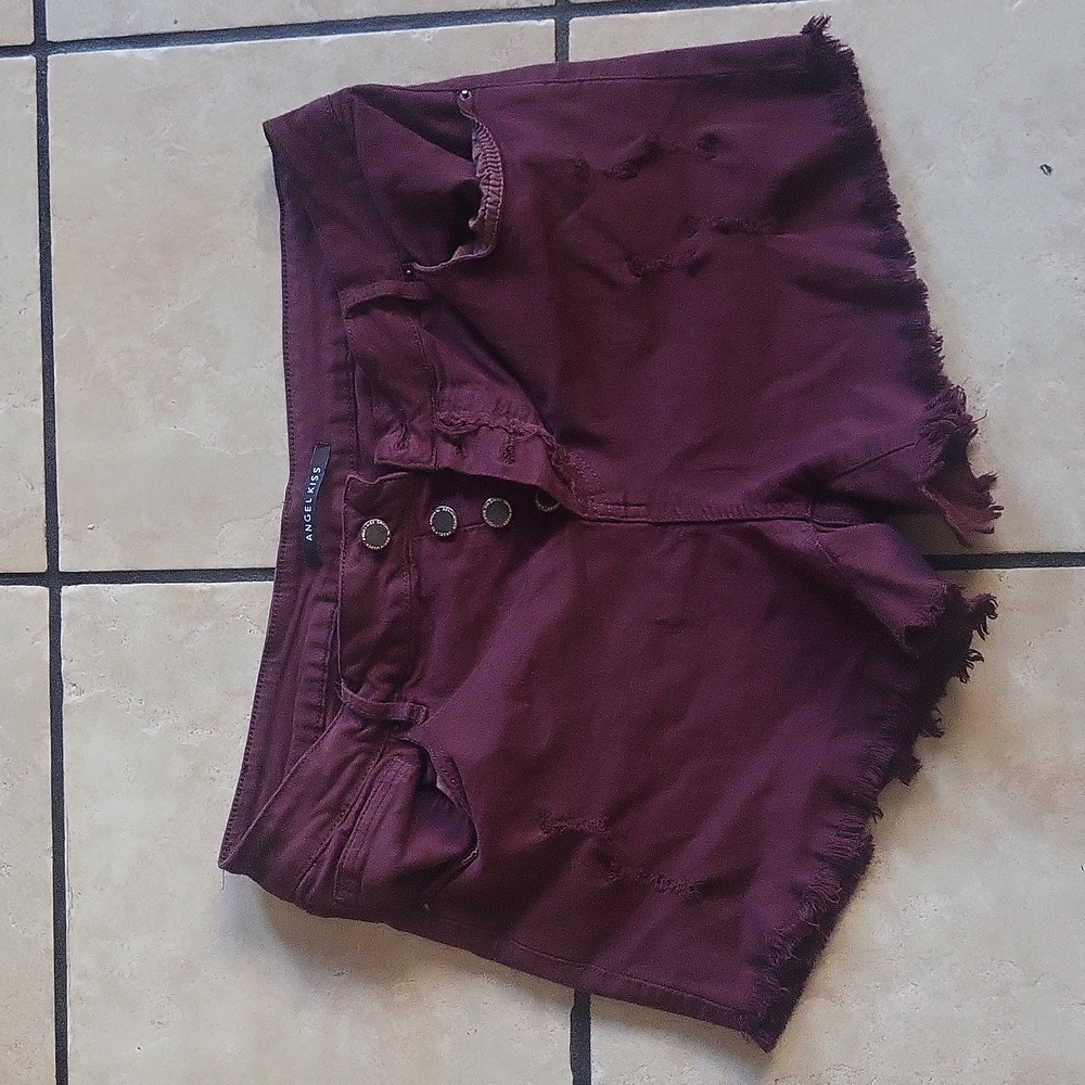 Disressed shorts
